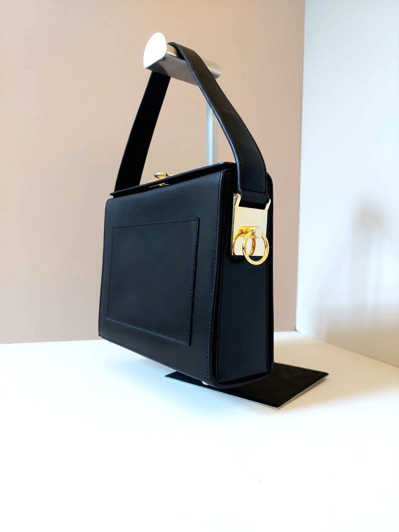 Rare second-hand Celine black gold buckle small tofu box leather armpit shoulder bag handbag - กระเป๋าแมสเซนเจอร์ - หนังแท้ สีดำ