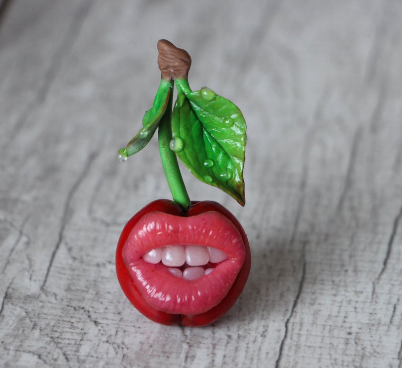 Cherry brooch - Berry jewelry - Toothy cherry pin - 胸針 - 其他材質 紅色