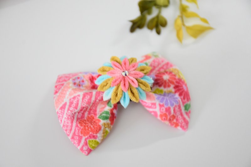 Finework cloth flower bow 3 with Japanese style hairpin pink - เครื่องประดับผม - ไฟเบอร์อื่นๆ สึชมพู