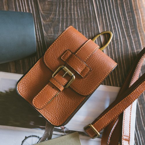 寇比手工皮件 Colbie Leather 真皮酷勁斜背腰包 12106 棕