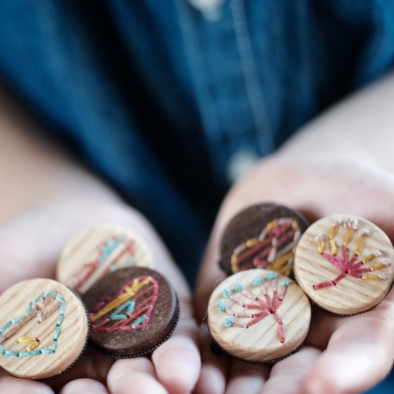 Brooch pin wooden accessories wood embroidery send you a heart beech wood walnut - เข็มกลัด - ไม้ สีกากี