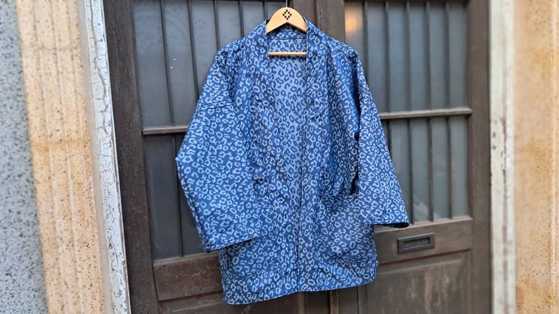 AMIN'S SHINY WORLD 丹寧豹紋滿版提花KIMONO  Reversible 雙面系 - 男夾克/外套 - 棉．麻 藍色