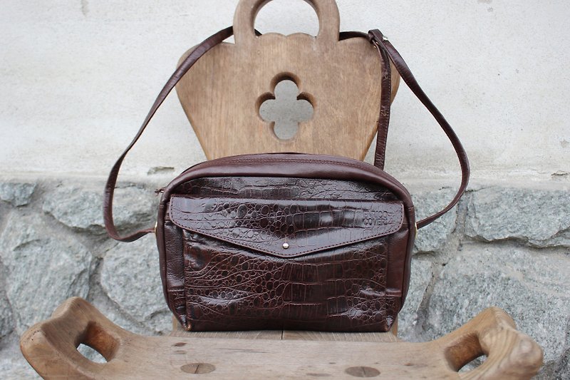 (Vintage leather bag) (Italian internal standard) EMRICO COVERI brown shoulder bag leather bag (Made in Italy) B203 (birthday gift, Valentine's Day gift) - กระเป๋าแมสเซนเจอร์ - หนังแท้ สีนำ้ตาล