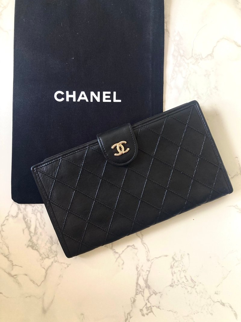 【LA LUNE】稀有中古二手Chanel黑色金扣小羊皮革錢包零銀袋手長 - 皮夾/長短夾/錢包 - 真皮 黑色