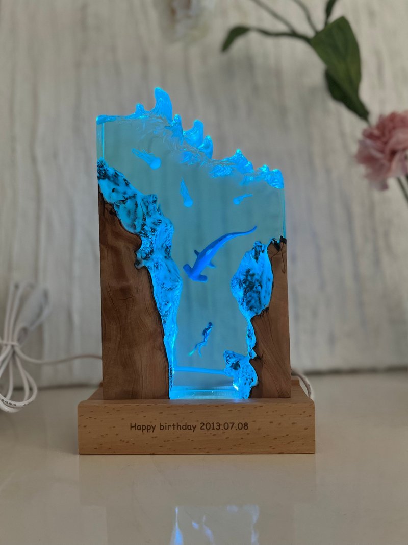 海洋禮物/環氧樹脂夜燈/潛水員與錘頭鯊海底微景觀 - 燈具/燈飾 - 樹脂 藍色