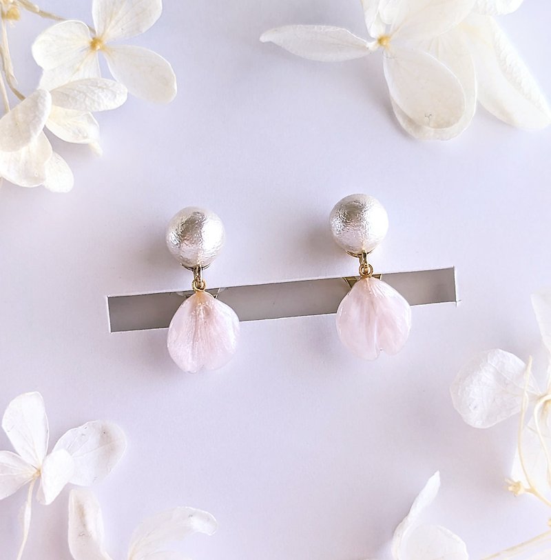 [Made to order] Everpink Sakura. Real flower cherry blossom petal and cotton pearl swaying clip Clip-On - Earrings & Clip-ons - Resin Pink