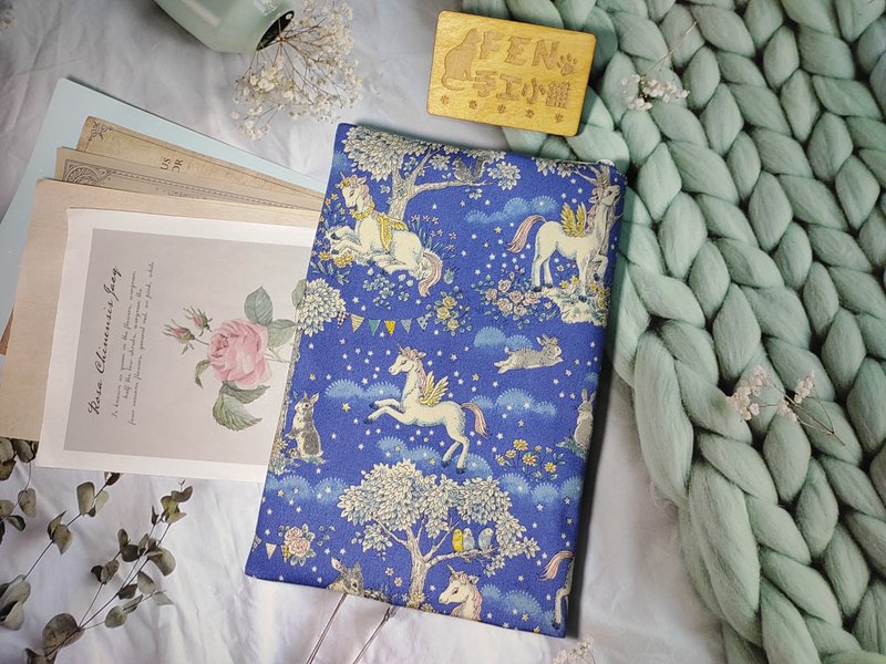 動物系列-棉麻布寶藍底獨角獸款布書套-布書衣可適用A5/25K現貨 - 書衣/書套 - 棉．麻 