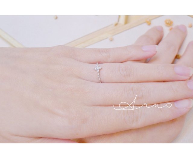 ARU Light Jewelry マイクロジュエリー 18ゴールド18ホワイト編み込み ダイヤモンド リング 10ポイント ダイヤモンド