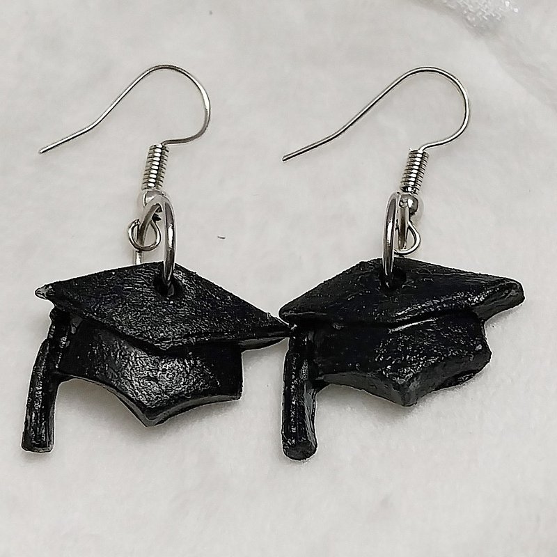 Cap Black Color Earring Handmade Air Dry Clay Eco Friendly Stainless Hook - 耳環/耳夾 - 黏土 藍色