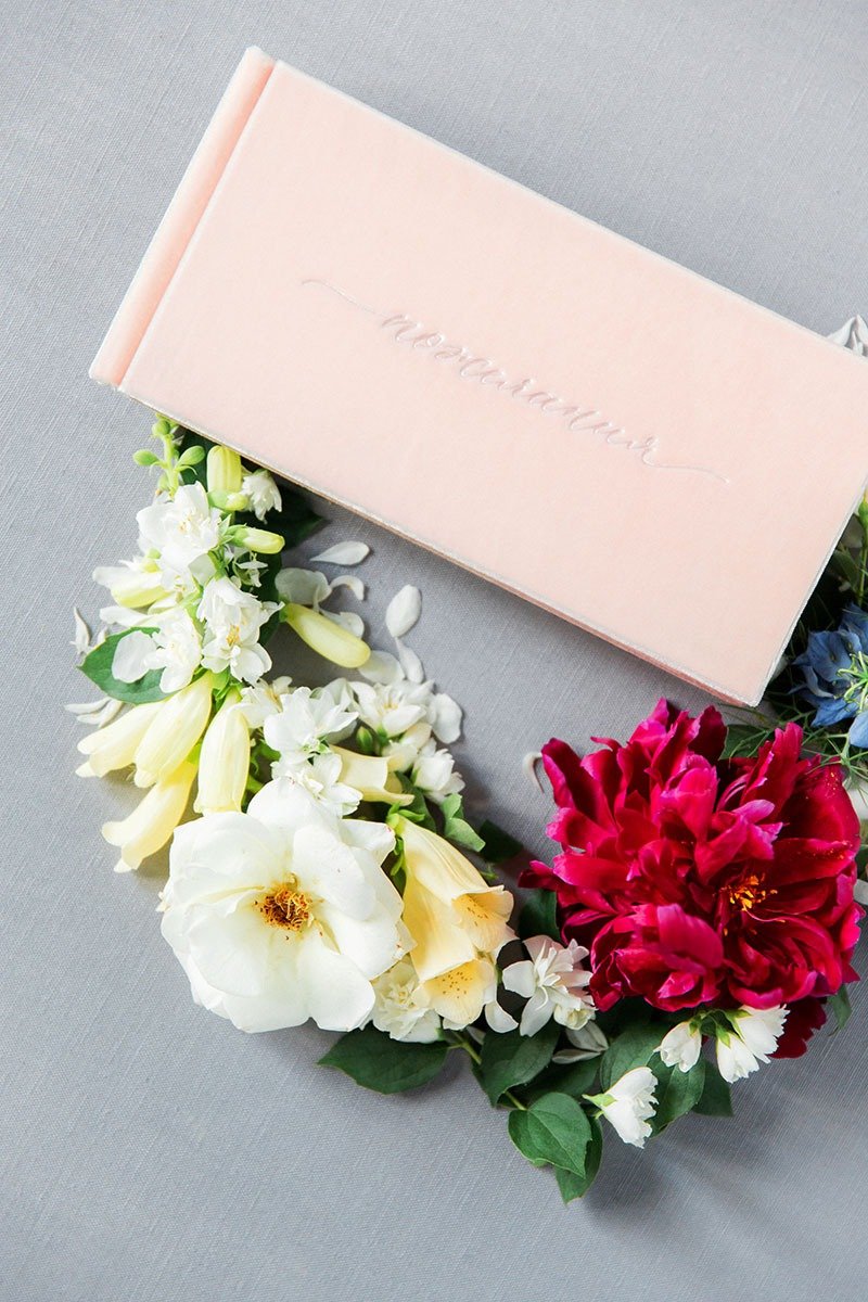 Wedding Guest Book - VELVET 21x9 - vintage style embossed hardcover guestbook - 文件夾/資料夾 - 其他材質 粉紅色