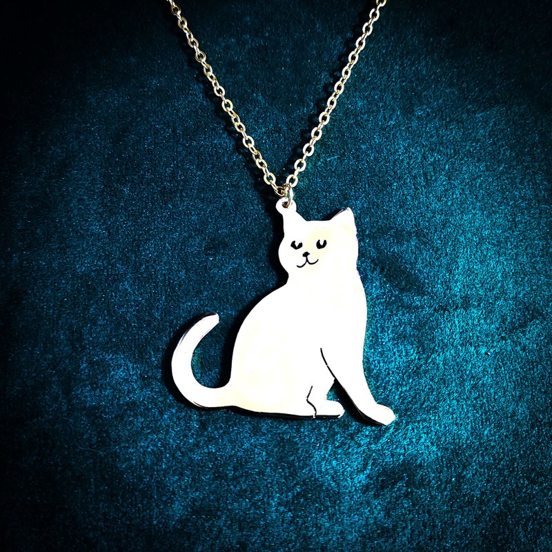 Cute cat pendant  : Amore Accessories - 項鍊 - 銅/黃銅 銀色