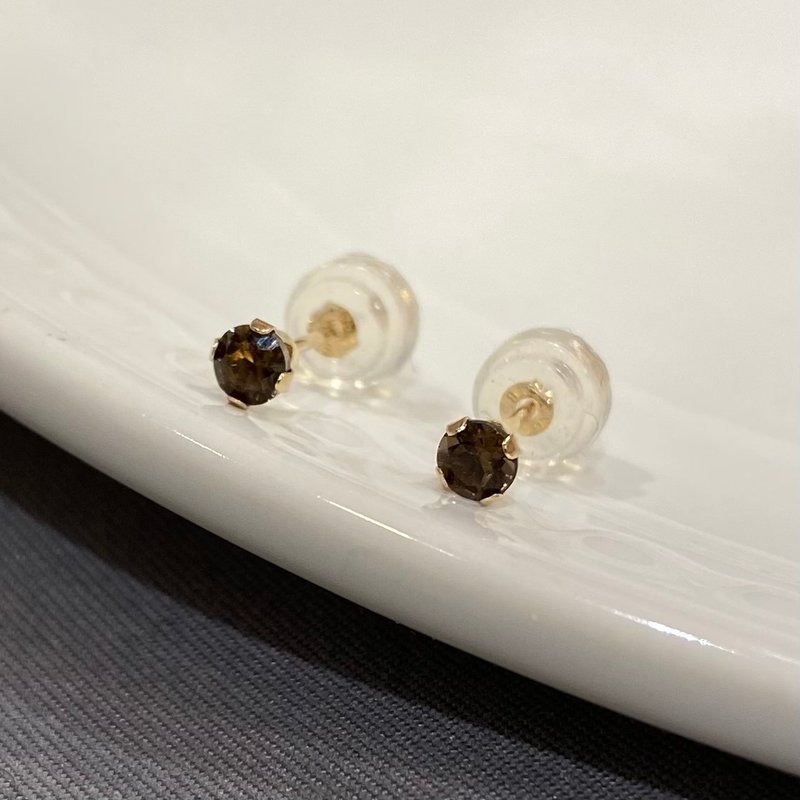 【K14 GOLD SMOKY QUARTS】14金 3mm 立爪 スモーキークオーツ ピアス 14KP7 　12月誕生石 【SOLID GOLD】 - ピアス・イヤリング - 金属 ブラウン