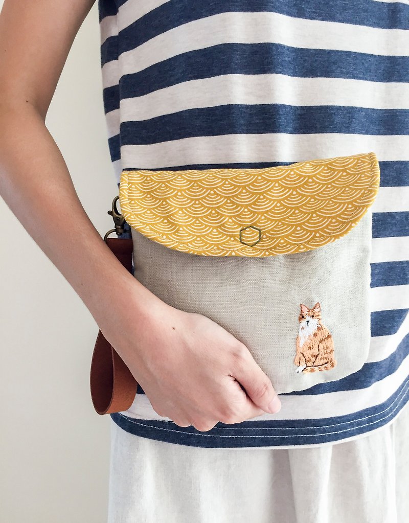 Cat Embroidered Linen Wristlet Pouch - Clutch Bags - Cotton & Hemp Multicolor