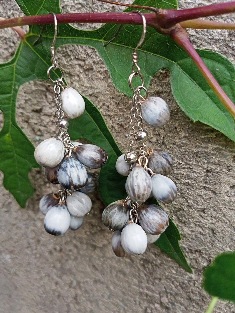 Grass pearl luxury water drop coix earrings--a lot of good things - ต่างหู - พืช/ดอกไม้ ขาว