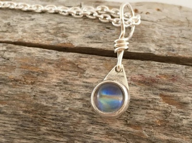 Silver + Labradorite ◇ Silver pendant (with chain) - Necklaces - Gemstone 