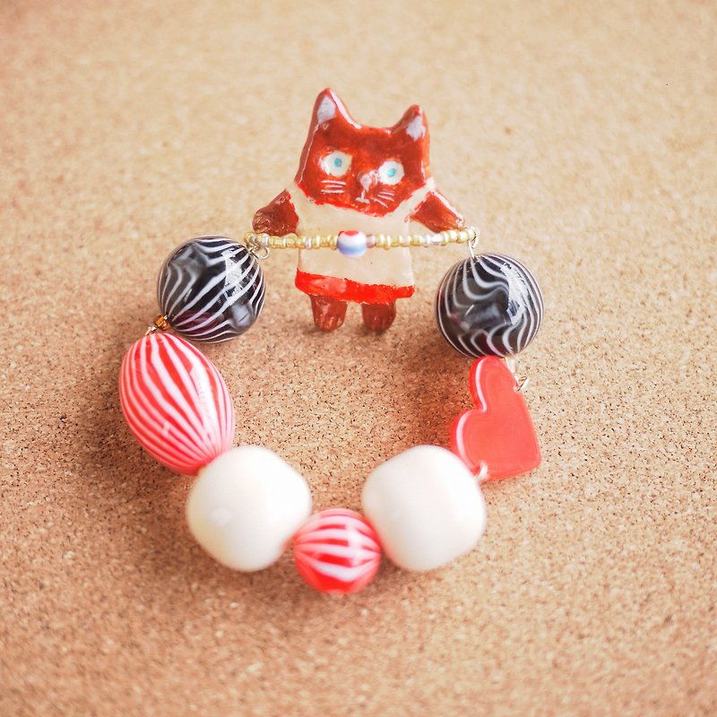 Clay hand-made cute skipping cat beaded bracelet - Bracelets - Clay Red