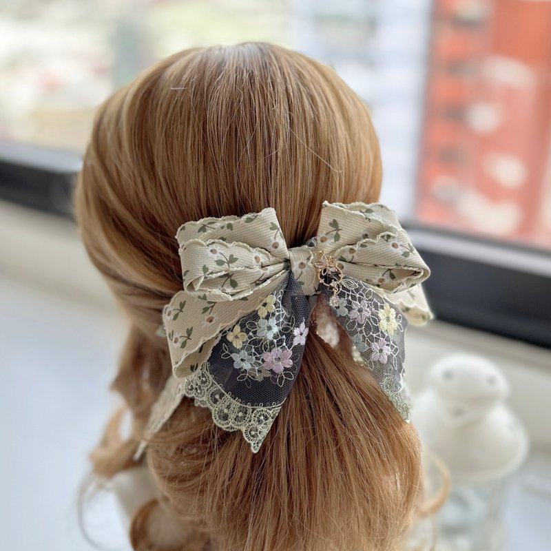 Exclusive Daisy Lace Bow Intersecting Clip Banana Clip Fairy Clip Hair Clip - Light Khaki - เครื่องประดับผม - วัสดุอื่นๆ สีกากี