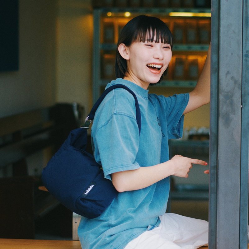 【FW25全新Wander系列】MILO 日常斜背包 小號 (莓果藍) - 側背包/斜背包 - 環保材質 藍色
