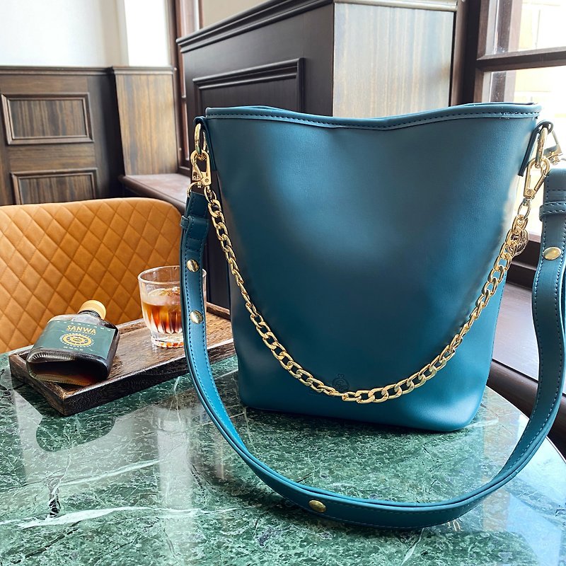 Leather bucket bag with chain -Blue - Messenger Bags & Sling Bags - Faux Leather Blue