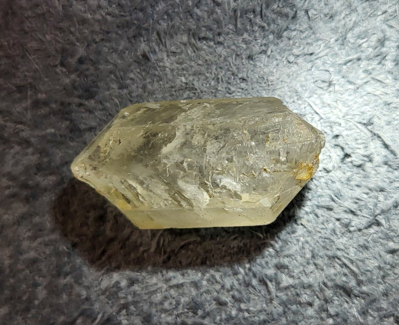 •It is V-shaped crushed ice•Double-pointed Nirvana Shining crystal raw ore - พวงกุญแจ - คริสตัล สีใส