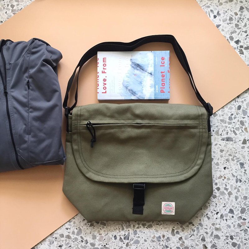 New Big Olive Basic Messenger Canvas Bag/ everyday bag/ travel bag - กระเป๋าแมสเซนเจอร์ - ผ้าฝ้าย/ผ้าลินิน สีเขียว