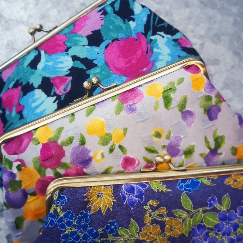 Kyoto Chirimen Frame Purse - กระเป๋าสตางค์ - วัสดุอื่นๆ สีม่วง