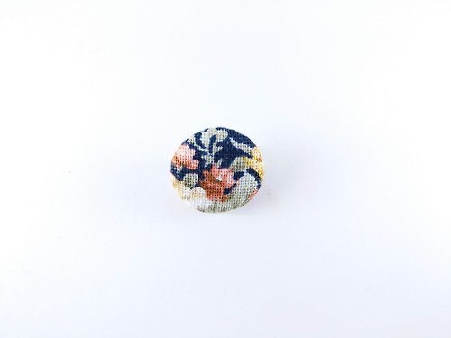 熊讚手創 藍底 薔薇 花園 玫瑰 英式-布包釦別針 胸針 織物徽章 布料鈕扣包