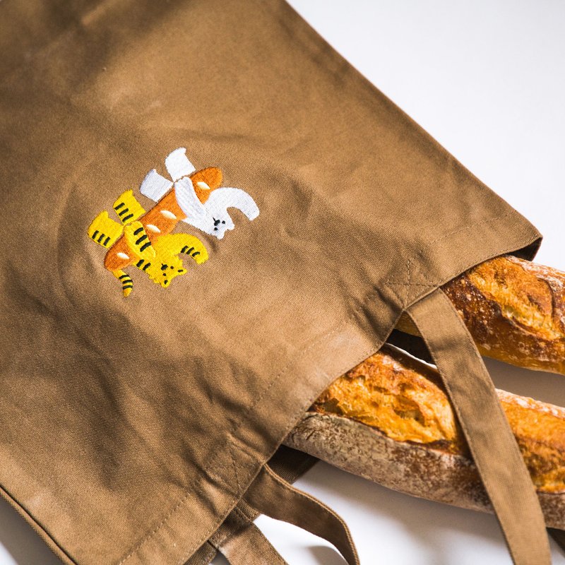 Embroidered tote bag_ Bread Lover - Messenger Bags & Sling Bags - Cotton & Hemp 