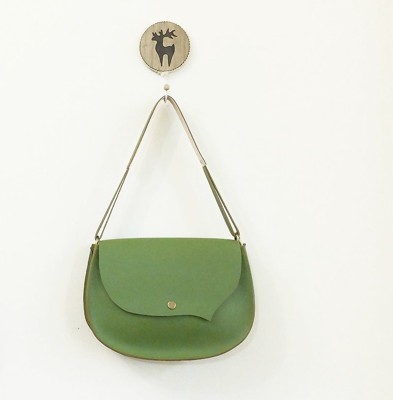 Small bangs right dial leather side saddle bag Qixiang green only one - Messenger Bags & Sling Bags - Genuine Leather Green