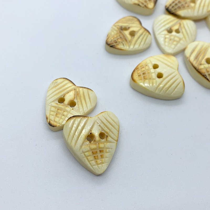 Hana Mokuba 天然手工牛骨鈕 (一包) - 其他 - 其他材質 