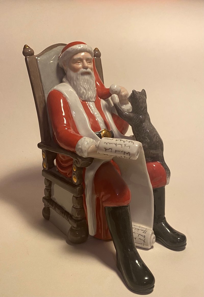 Santa Claus with a Cat by Royal Copenhagen (Denmark) - ของวางตกแต่ง - เครื่องลายคราม ขาว