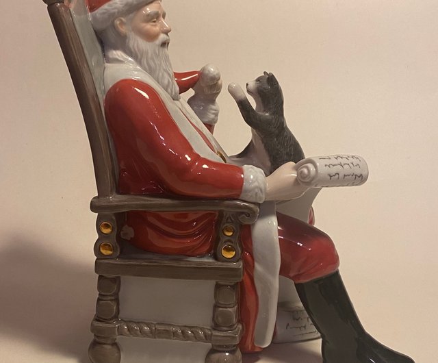 ロイヤルコペンハーゲン（デンマーク）の猫を連れたサンタクロース