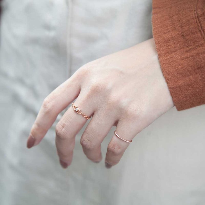 Delicate hollow single diamond ring | Light jewelry | Delicate. Popularity is selling well. Multiple sizes. Understated luxury - General Rings - Sterling Silver 