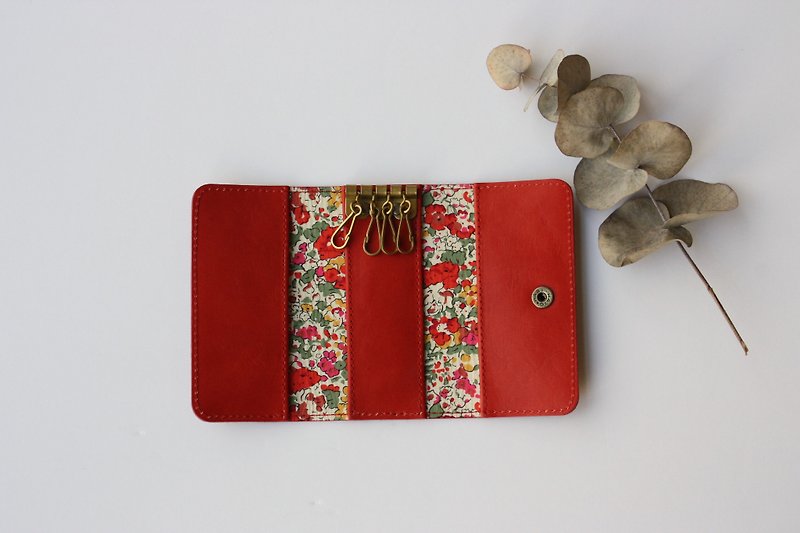 Genuine cow leather and Liberty print key case red - กระเป๋าเครื่องสำอาง - หนังแท้ สีแดง