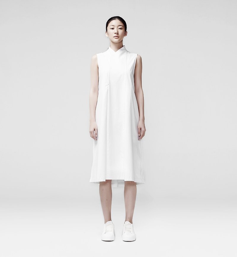 Y領打褶洋裝 (微瑕福利品) - 連身裙 - 棉．麻 白色