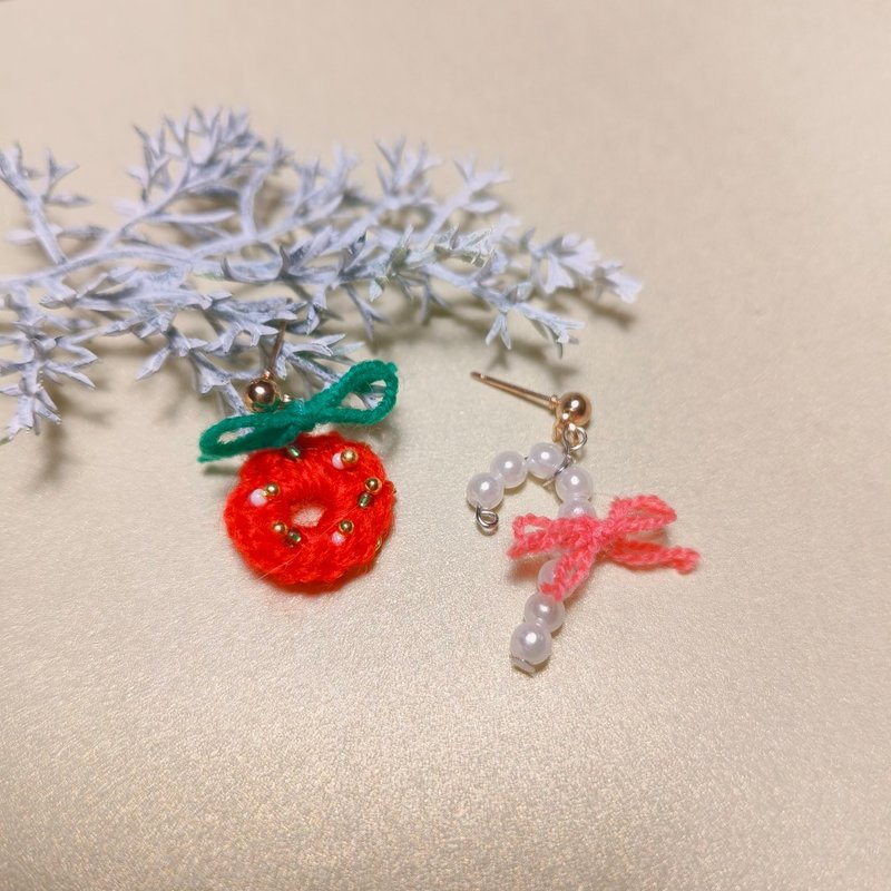 Christmas earrings-red and green - ต่างหู - ผ้าฝ้าย/ผ้าลินิน สีเขียว