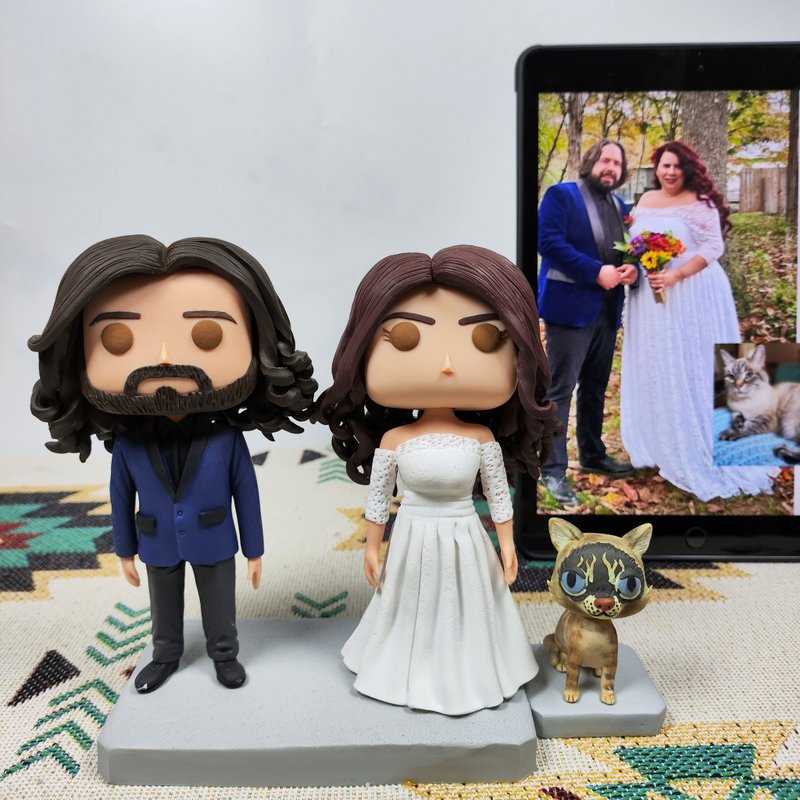 手作りのカスタムメイドのアメリカン ファンコ ポップの自画像人形。カップル、両親、カップル、結婚記念日のギフトに最適です。 - 人形・フィギュア - 粘土 多色
