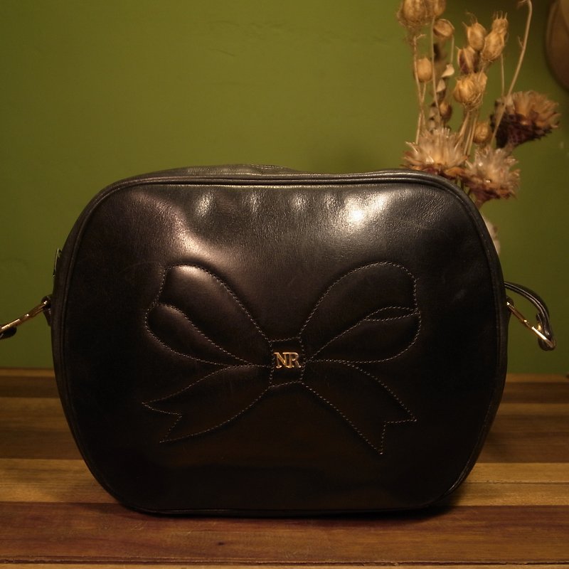 Old bone NINA RICCI black side backpack VINTAGE - Messenger Bags & Sling Bags - Genuine Leather Black