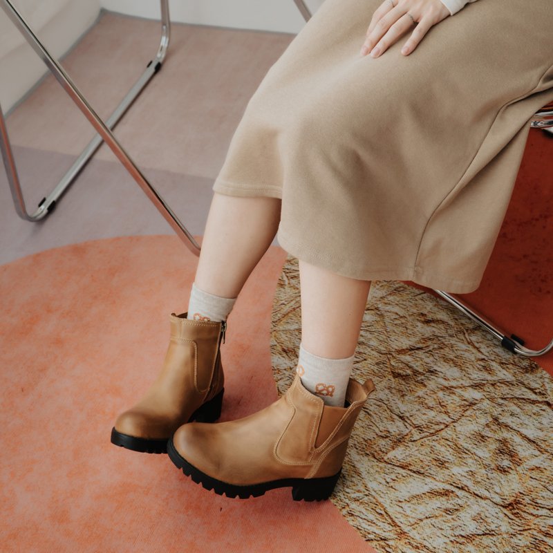 【秋冬必備】MIT可甜可鹹女短靴。皮革。駝灰7906 - 女短靴/中筒靴 - 真皮 卡其色