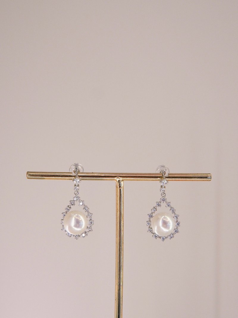 Secret Star and Moon—Noble and elegant pearl earrings Christmas gift for girls - ต่างหู - วัสดุอื่นๆ 