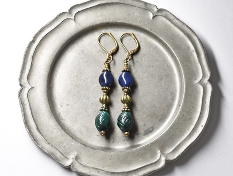 Dark green & steel blue vintage beads and brass earrings - Earrings & Clip-ons - Glass 