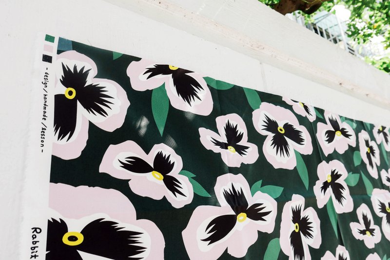 うさぎ柄生地 -ビオラ - 編み物/刺繍/羊毛フェルト/裁縫 - コットン・麻 多色