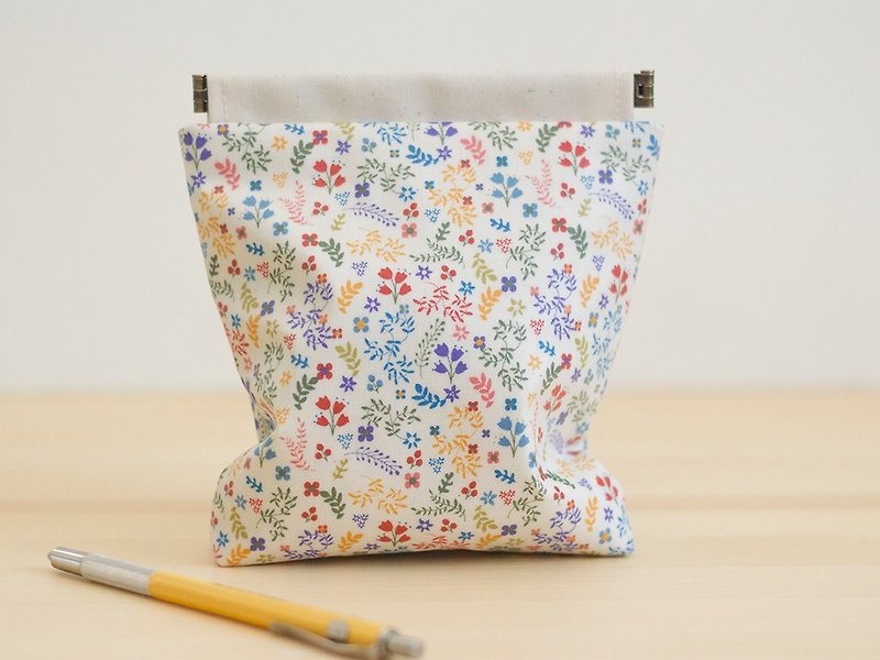 Laminate pouch, Charger case, Cosmetic pouch, Ditty bag / Small flower - Toiletry Bags & Pouches - Other Materials Multicolor