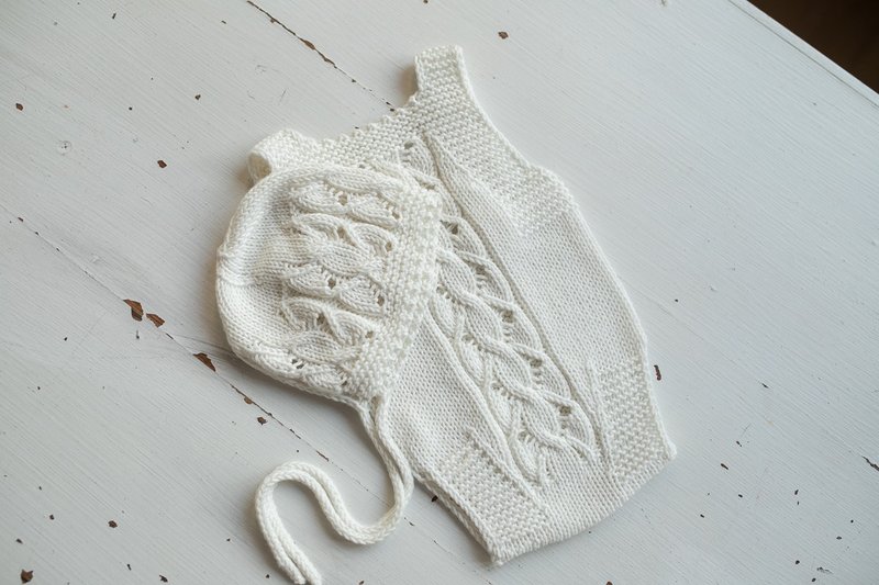 White bodysuit for newborns:the perfect outfit for a baby - 嬰兒手鍊/飾品 - 其他金屬 白色
