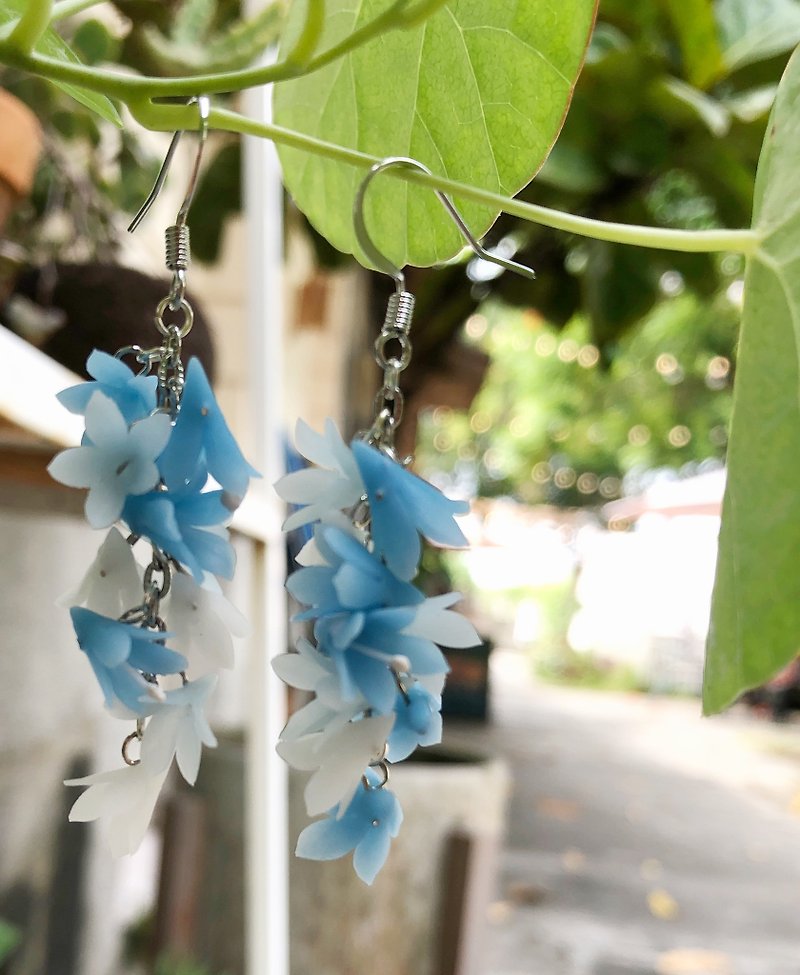Hanging flower earrings - handmade - Earrings & Clip-ons - Clay 