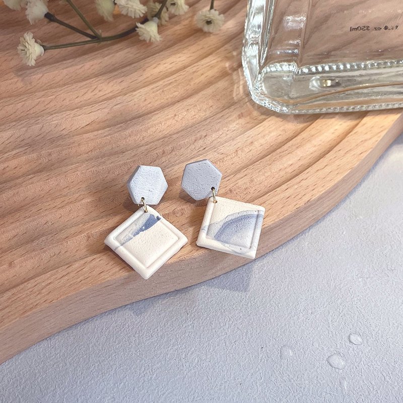 Minimalist ink soft clay earrings-blue - ต่างหู - ดินเผา สีน้ำเงิน