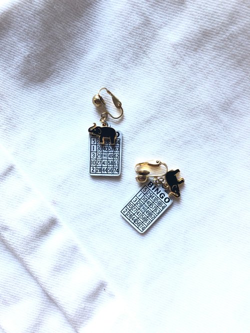 BOITE LAQUE Vintage Elephant Bingo Card Gold Clip On Earrings