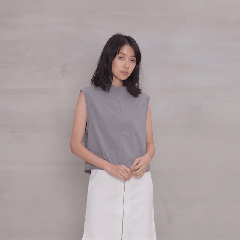 Solipsism Stand Collar Top - เสื้อผู้หญิง - เส้นใยสังเคราะห์ หลากหลายสี