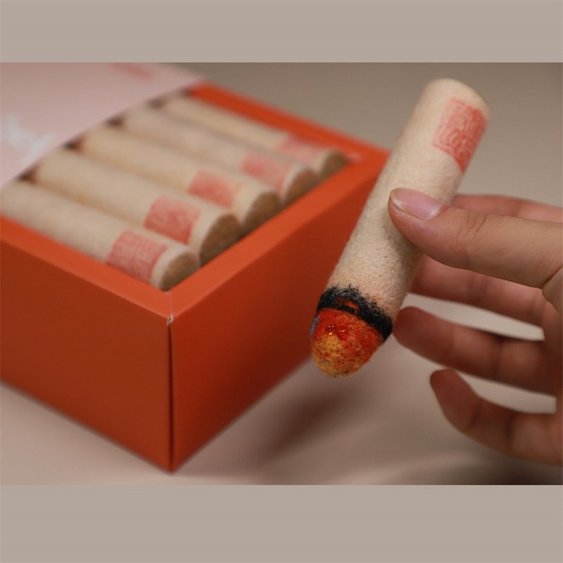 Wool felt handmade health care series moxibustion sticks handmade pendants handmade keychain bag pendants - พวงกุญแจ - ขนแกะ สีกากี