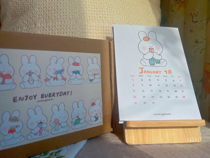 2023 Simplistic Cute Bunny Calendar with Wooden Base - ปฏิทิน - กระดาษ ขาว